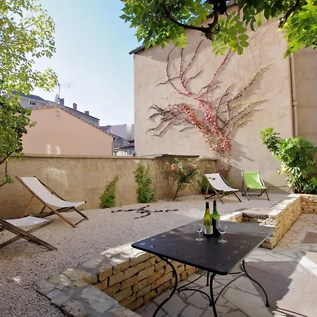 Les Cordees Liees Hostel