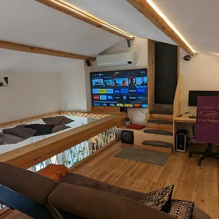 Les Cordees Liees Hostel