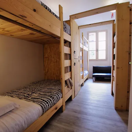 Les Cordees Liees Hostel