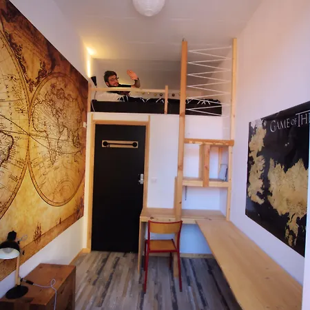 Les Cordees Liees Hostel *